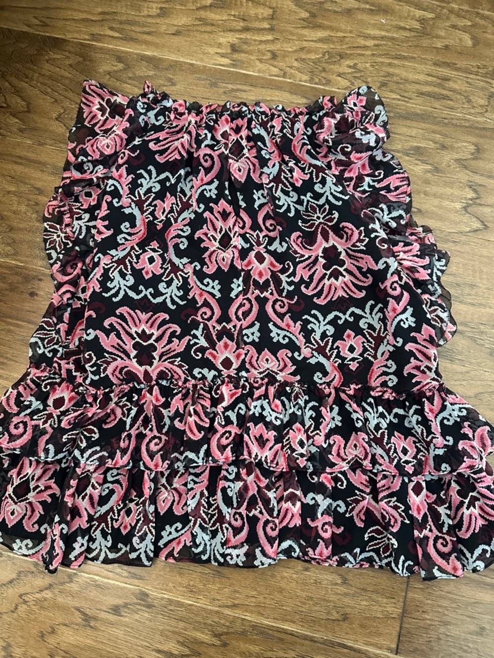 Kate Spade New York Mediun Tapestry Silk Black Grey Prink Chiffon Ruffle Top. - Picture 8 of 10